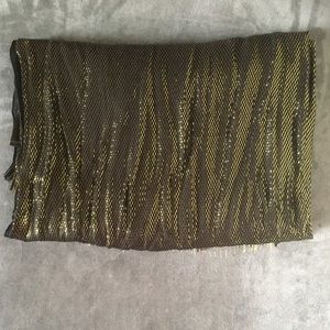 Black and gold scarf